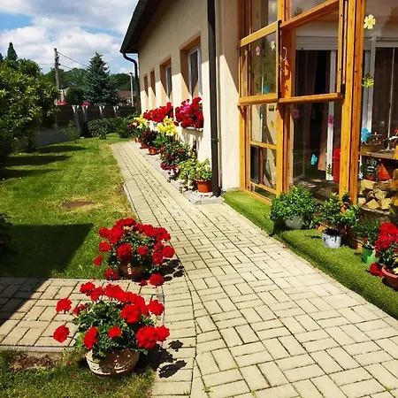 Poustka Apartment *